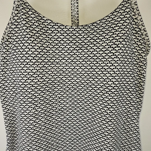 Lululemon Black & White Power Y Tank - Picture 2 of 8